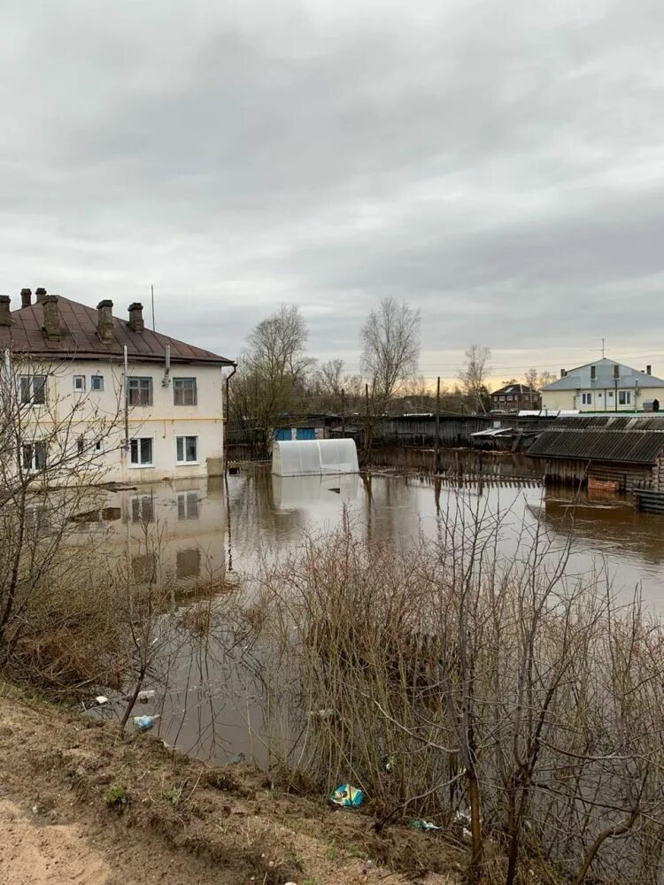 Уровень воды в вологде сегодня. Наводнение Вологда река Вологда. Верховажье река Вага. Наводнения в Вологодской области. Наводнение в Вологодской области 2021.