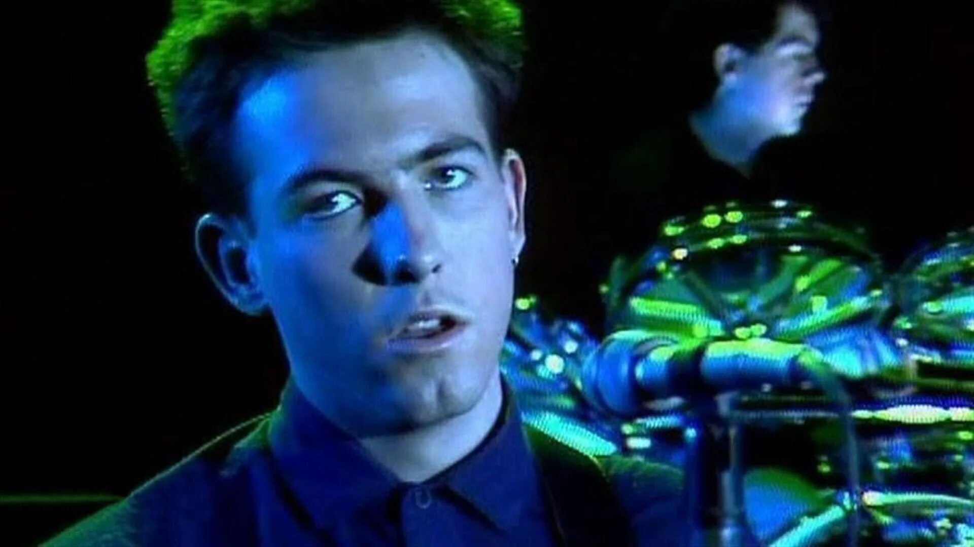 The cure forest. Robert Smith a Forest. The Cure a Forest. Peter Gabriel Shaking the Tree 1990.