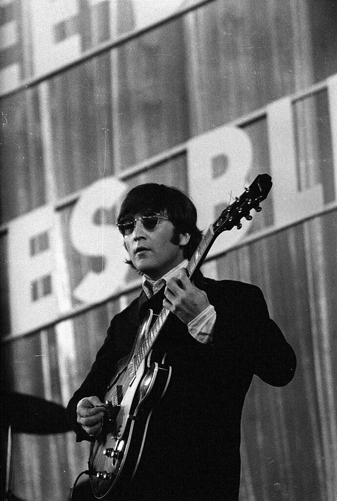The beatles 1966 live. John lennon live. 1966 15 июня. Пол маккартни 1966 год. Битлз фото 1966.