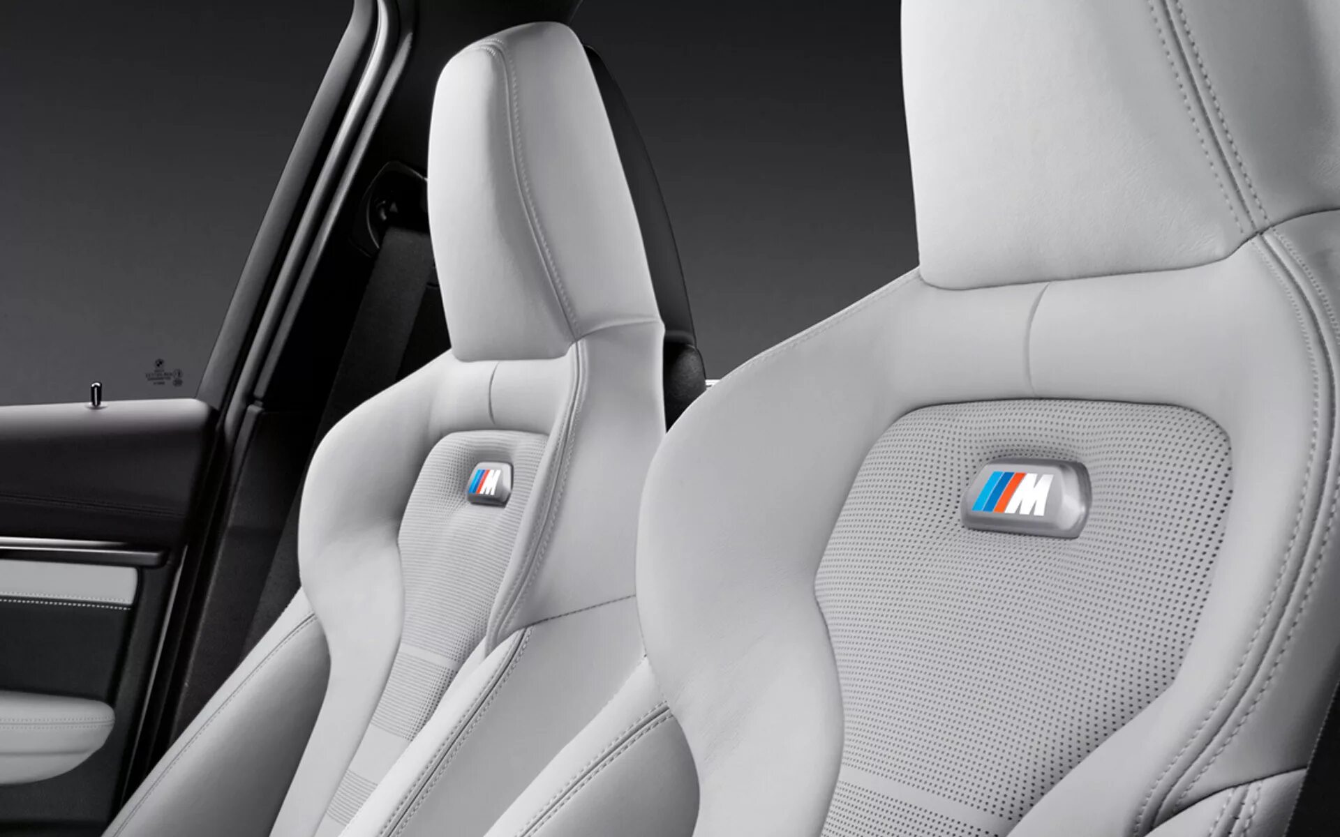 Кресло bmw m5. BMW m3 Seats. Сиденья BMW f80. BMW m3 кресла. Сиденья BMW m3 f80.