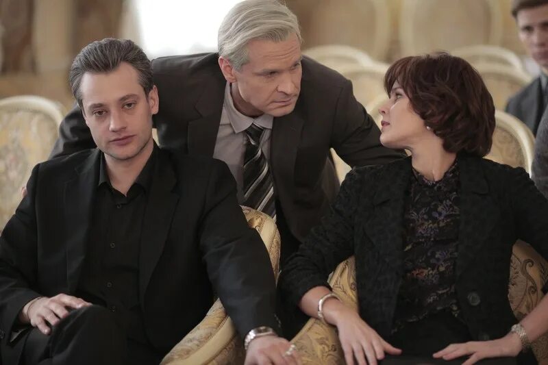 Чужая содержание. Чужая кровь сериал. чужая кровь 1 серия фильм. чужая кровь сериал 2025. чужая кровь сериал кадры.
