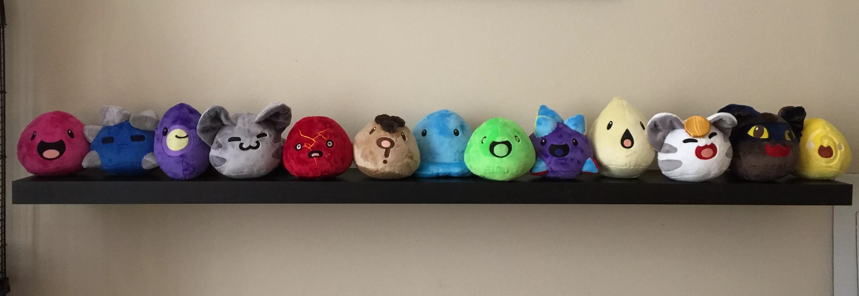 Слайм ранчер игрушки. Slime rancher подушки. Slime rancher 2 игрушки. Slime rancher плюшевые игрушки. Мягкая игрушка слайм ранчер.