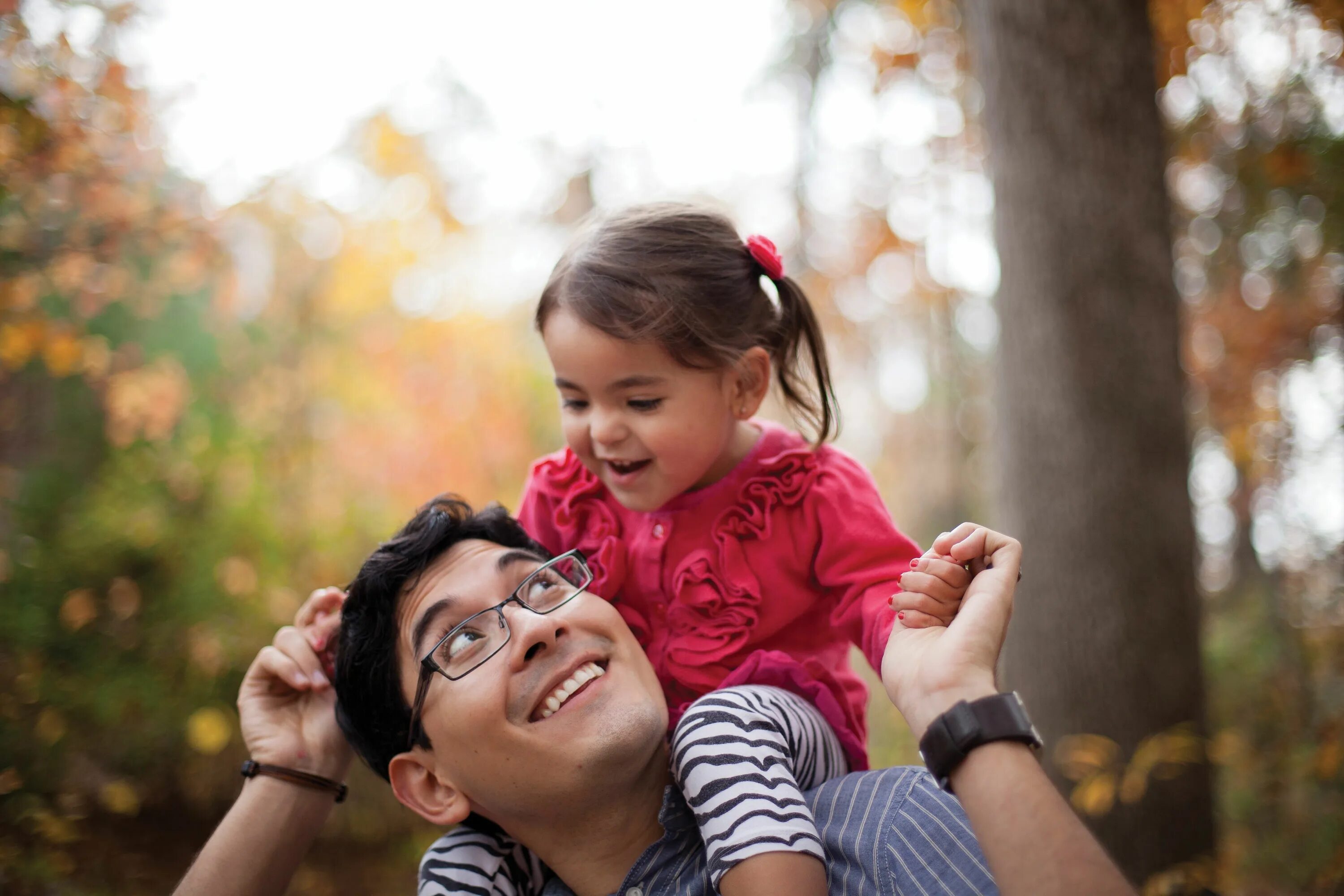 Dad daughter teen. Группа daughter. 3д отец и дочь. 3д father daughter. D отец.