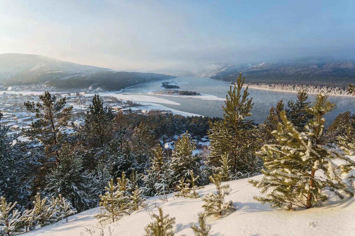 Погоду енисей осинского иркутской. Сибирская природа енисей. река енисей. тайга зимняя енисей. тайга зимой енисей.