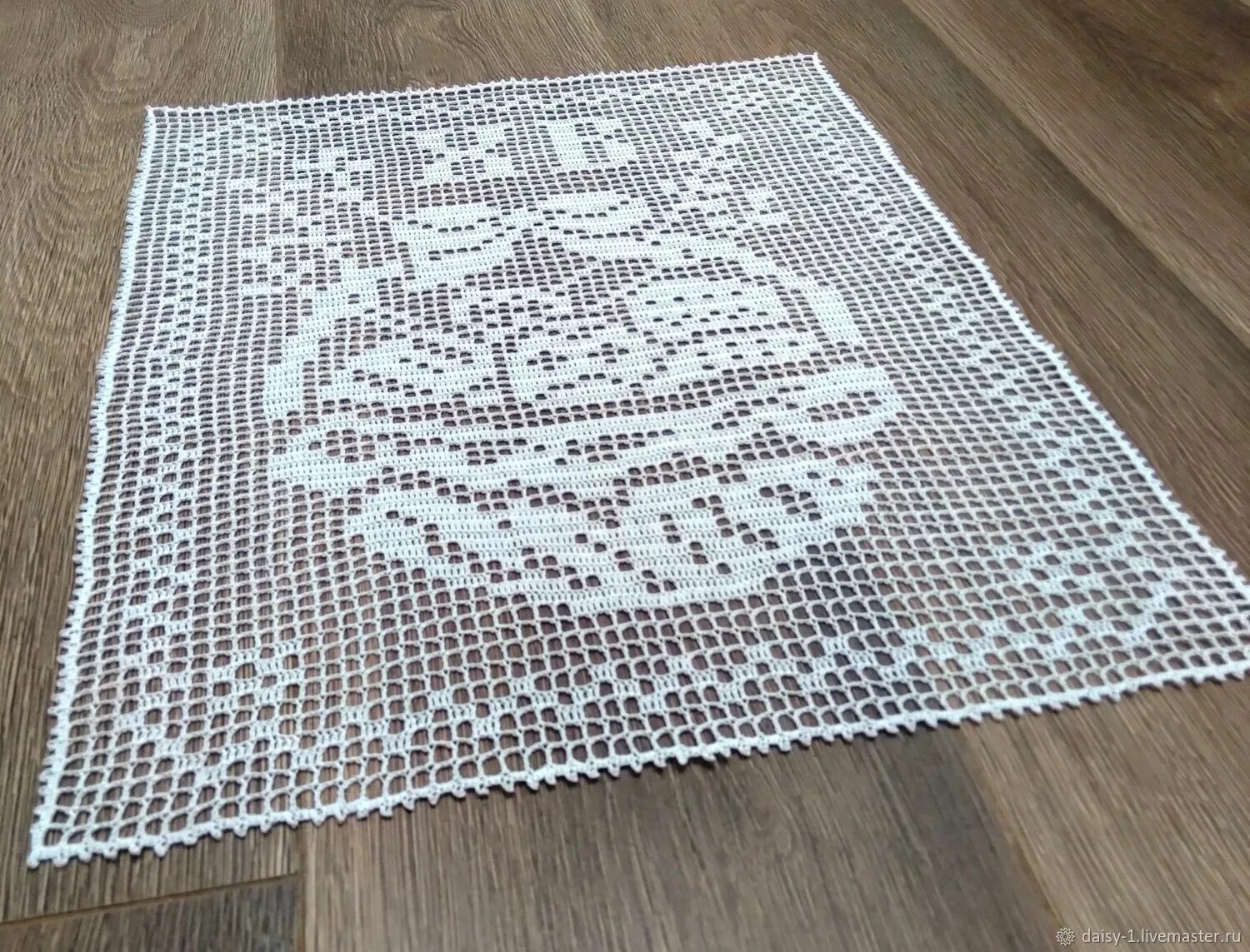 Пасхальная салфетка крючком в технике филейного вязания