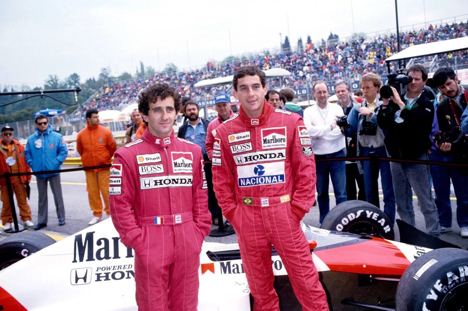 Прост формула 1. Senna Prost 1988. Ayrton Senna Alain Prost 1988. Ayrton Senna 1989 MCLAREN.