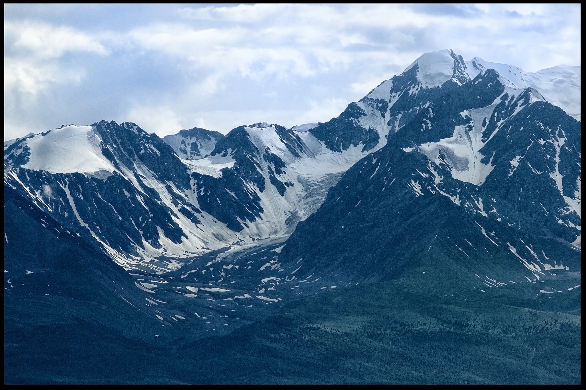 Гор это. Кордильеры горный хребет. Ватерберхский горный хребет. Уральская горная цепь. Альпийский высокогорный рельеф.