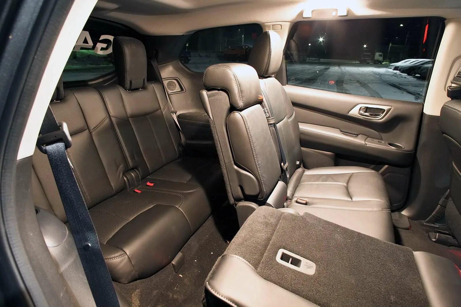 Тойота хайлендер места. Toyota highlander 2021 interior. Toyota highlander 2012 багажник. Toyota highlander 7 местный. Toyota highlander 7 местный.