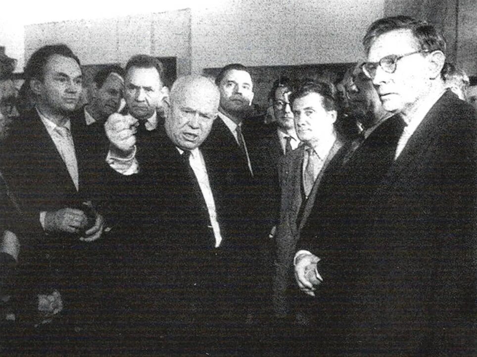 Хрущев на выставке. Выставка авангардистов 1962 хрущев.
