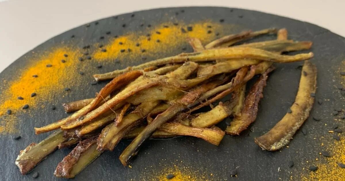 жареные бананы. банановая кожурка от кашля. банановая кожура рецепты приготовления. банановая кожура маска для лица. банановая кожура.