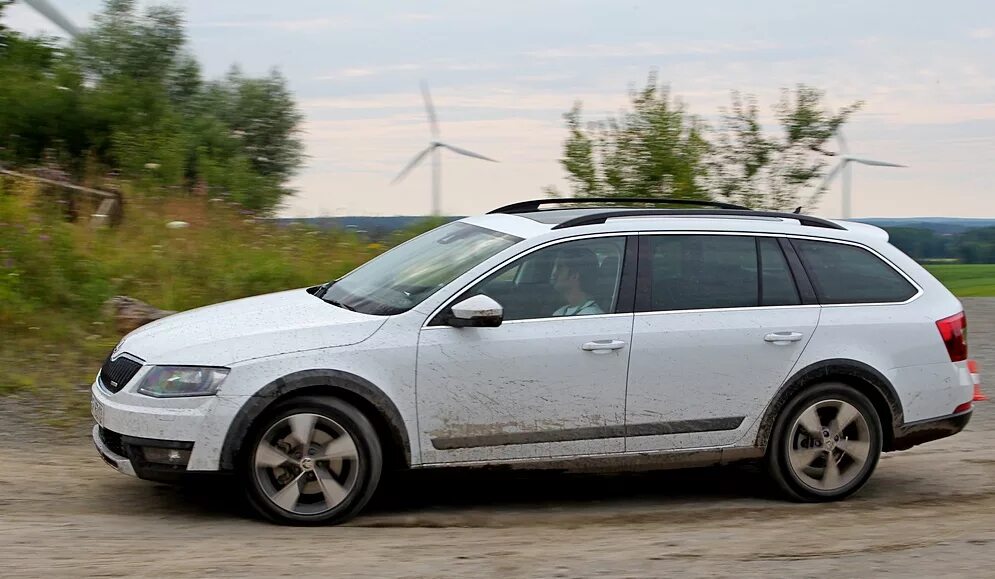 Шкода полный привод универсал. Skoda Octavia Scout 2012. Шкода Скаут 1.8.