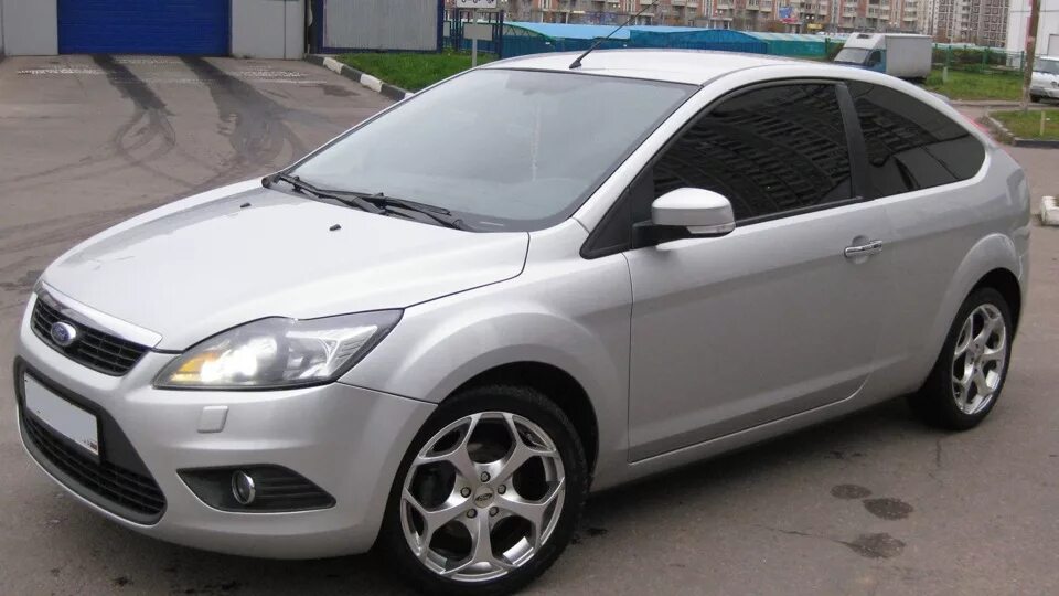 Форд фокус 2 дорестайлинг хэтчбек. Ford Focus 2 хэтчбек Restailing. Форд фокус 2 хэтчбек серебристый. Ford Focus 2 Рестайлинг хэтчбек серебристый. Купить фокус ярославле