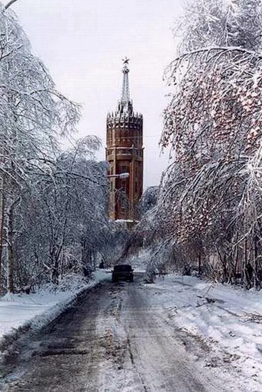 Инта зима. Водонапорная башня Инта. Город Инта Республика Коми. Инта башня зимой. Инта Республика Коми фото.