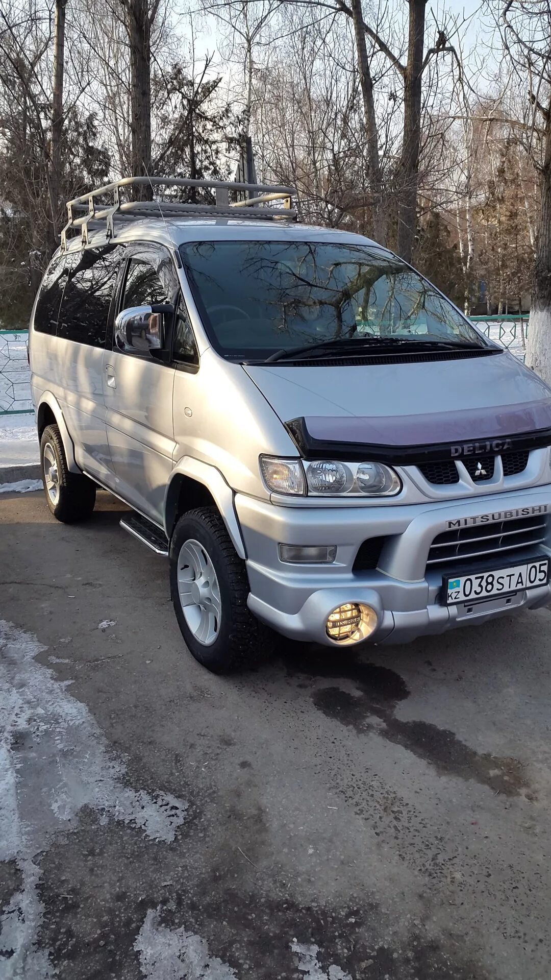 Delica l400. Митсубиси Delica l400. Делика l-500. Mitsubishi Delica l400 Chamonix.