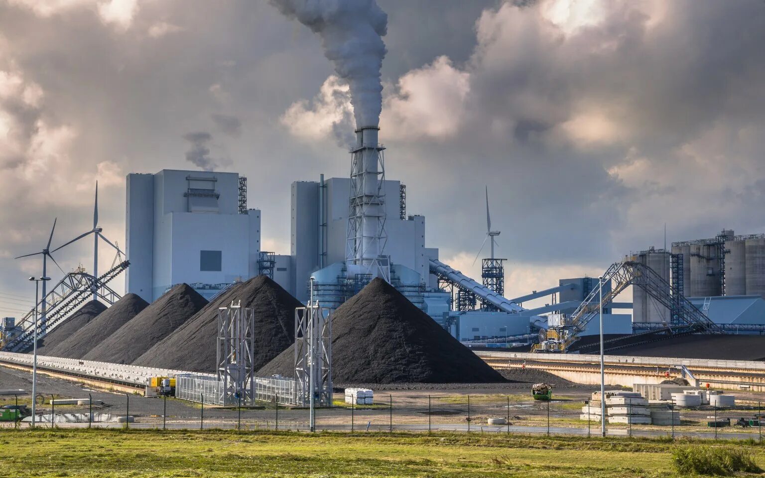 Промышленность новой зеландии. Угольная ТЭС. Угольная ТЭЦ Германия. Угольные электростанции в Германии. Угольная тепловая электростанция.