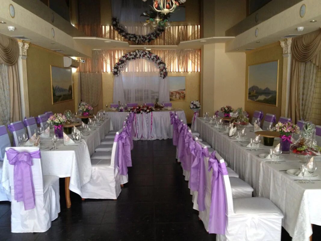 Зал на 50 человек. Зал на 50 человек москва. Ресторан каретный двор краснодар. Ресторан парадайз в царицыно. Зал дорчестер в цмт.