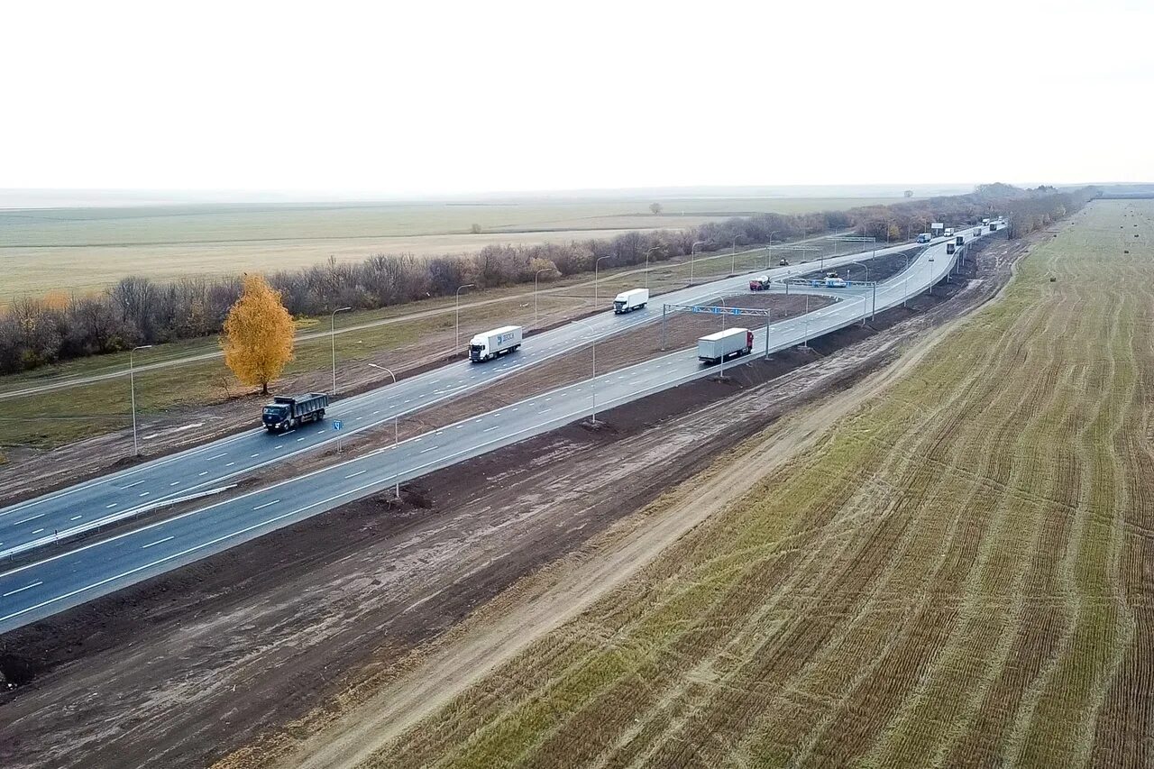 Сколько там дорог. Трасса́ м6 Платоны. Трасса м32 Казахстан. А 260 Федеральная трасса. Трасса 4 полосы.