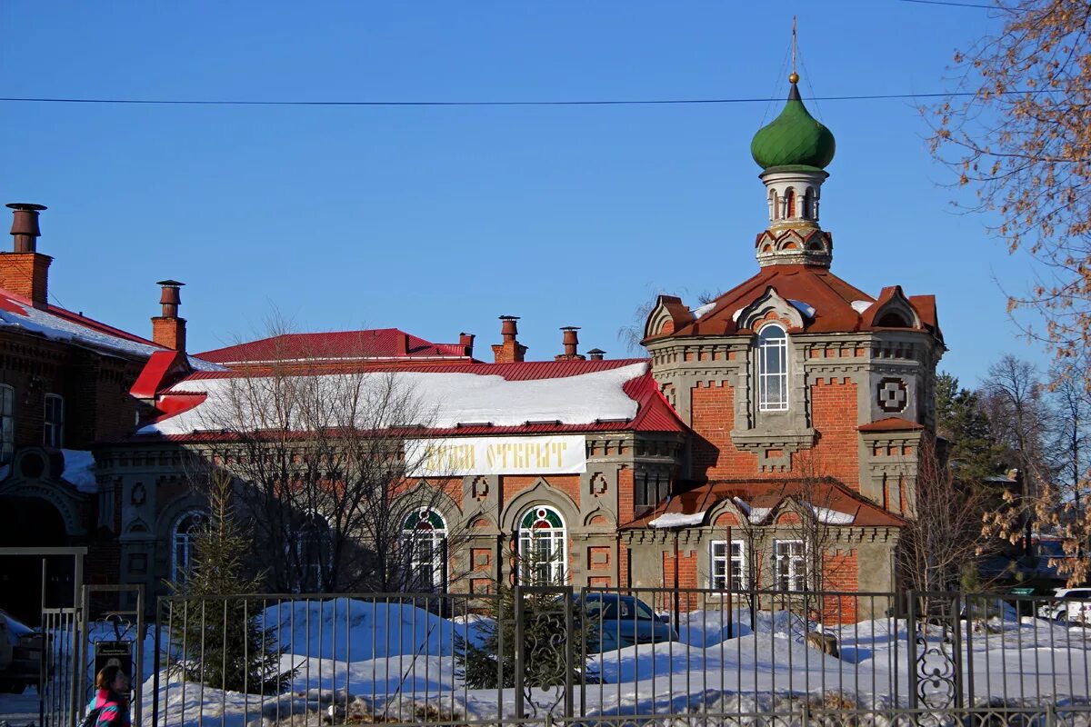 Ул толстого больница. Храм святителя Варсонофия Казань. Церковь Варсонофия, Казанского Чудотворца Казань. Бутлерова 47 Казань. Ул Толстого Казань.