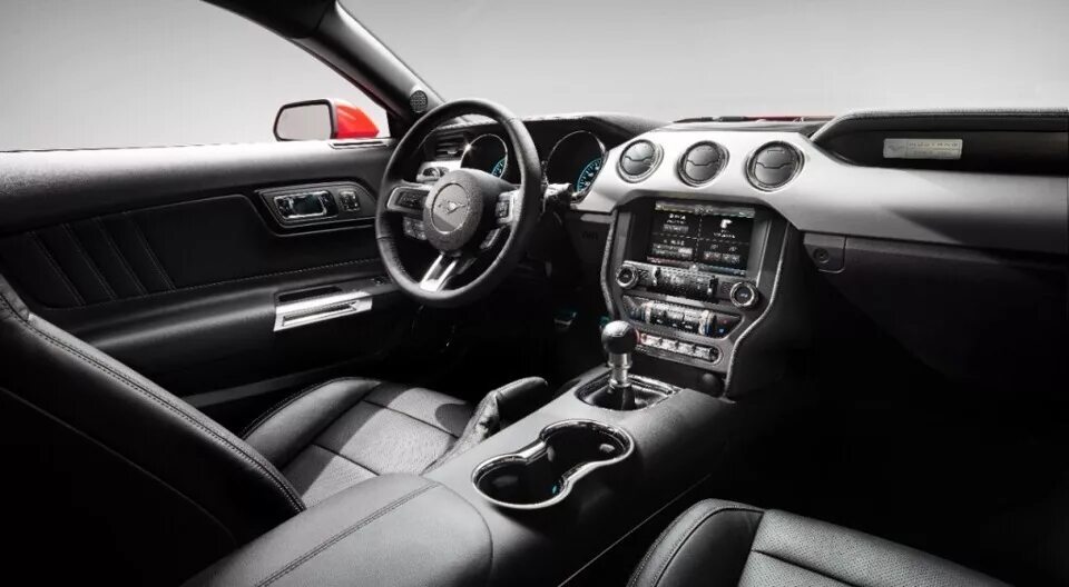 Форд мустанг 2019 салон. Форд мустанг на механике. Ford mustang 2017 салон. Форд мустанг механика. Форд мустанг 2015 черный салон.