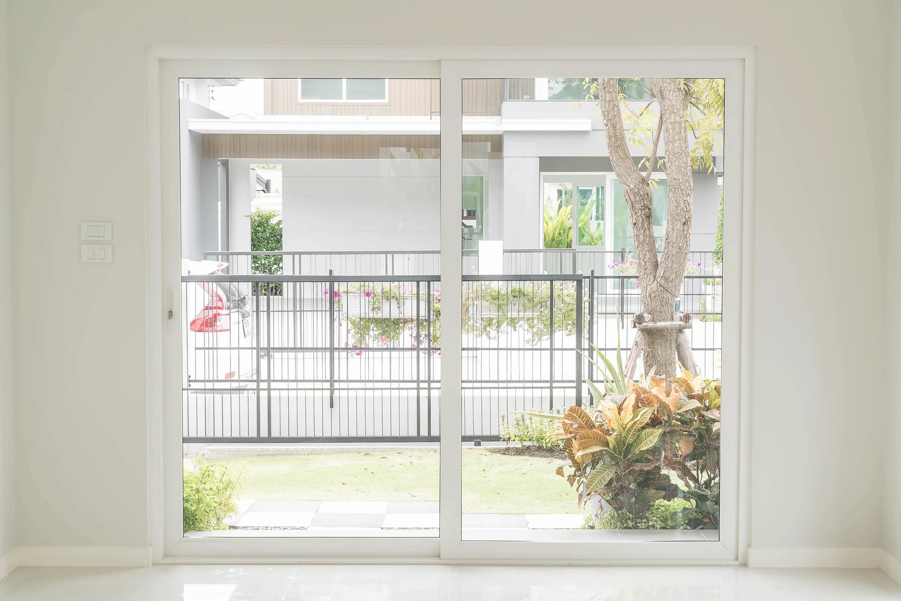 Окно со шторами без фона. PVC Door and Window. PVC Window and nature. Стеклянная дверь и пустая стена фото. Window elements