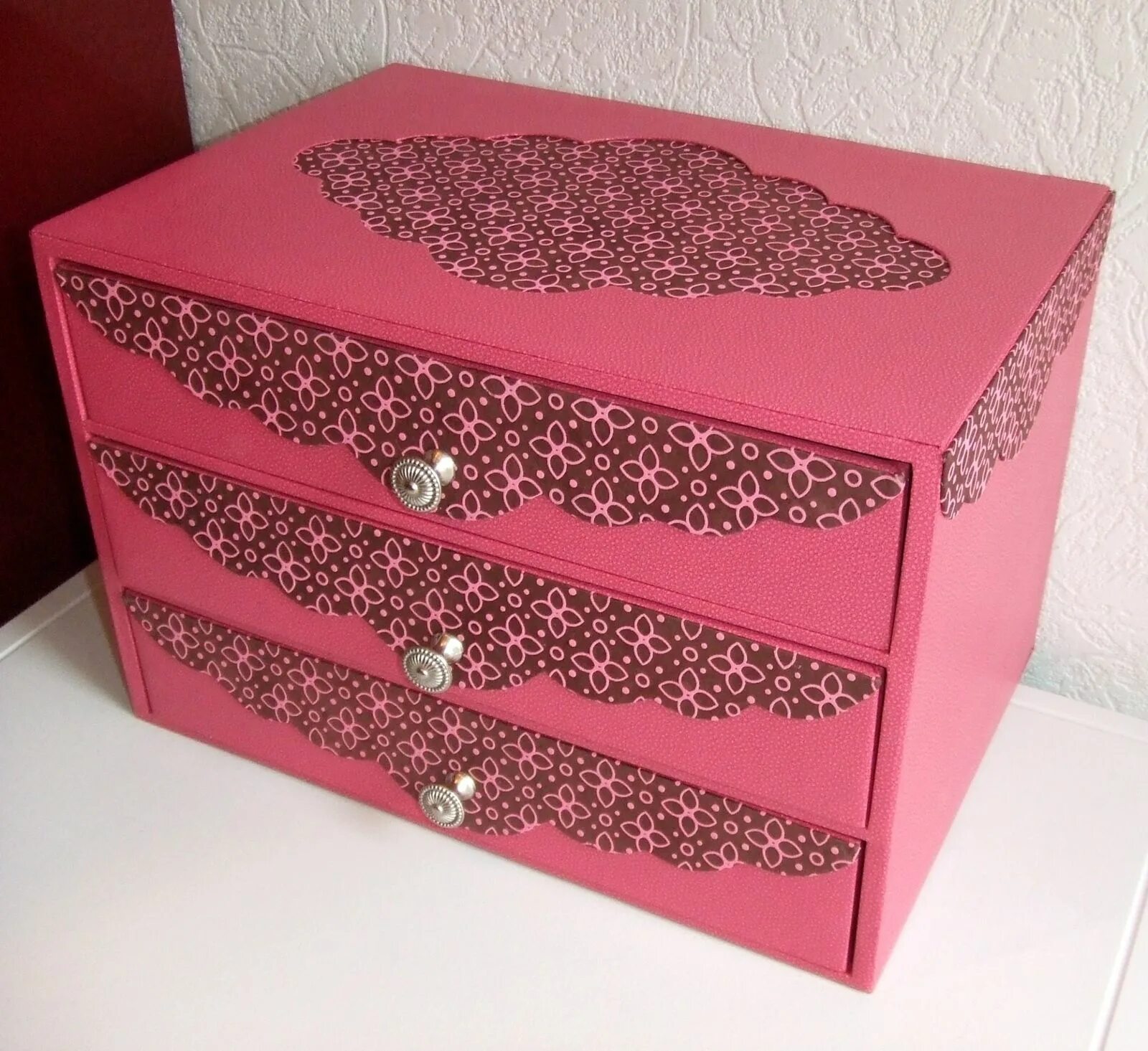 коробки для украшений. комод из картона. комод из картона своими руками. комод из картона. комод из картонной коробки.