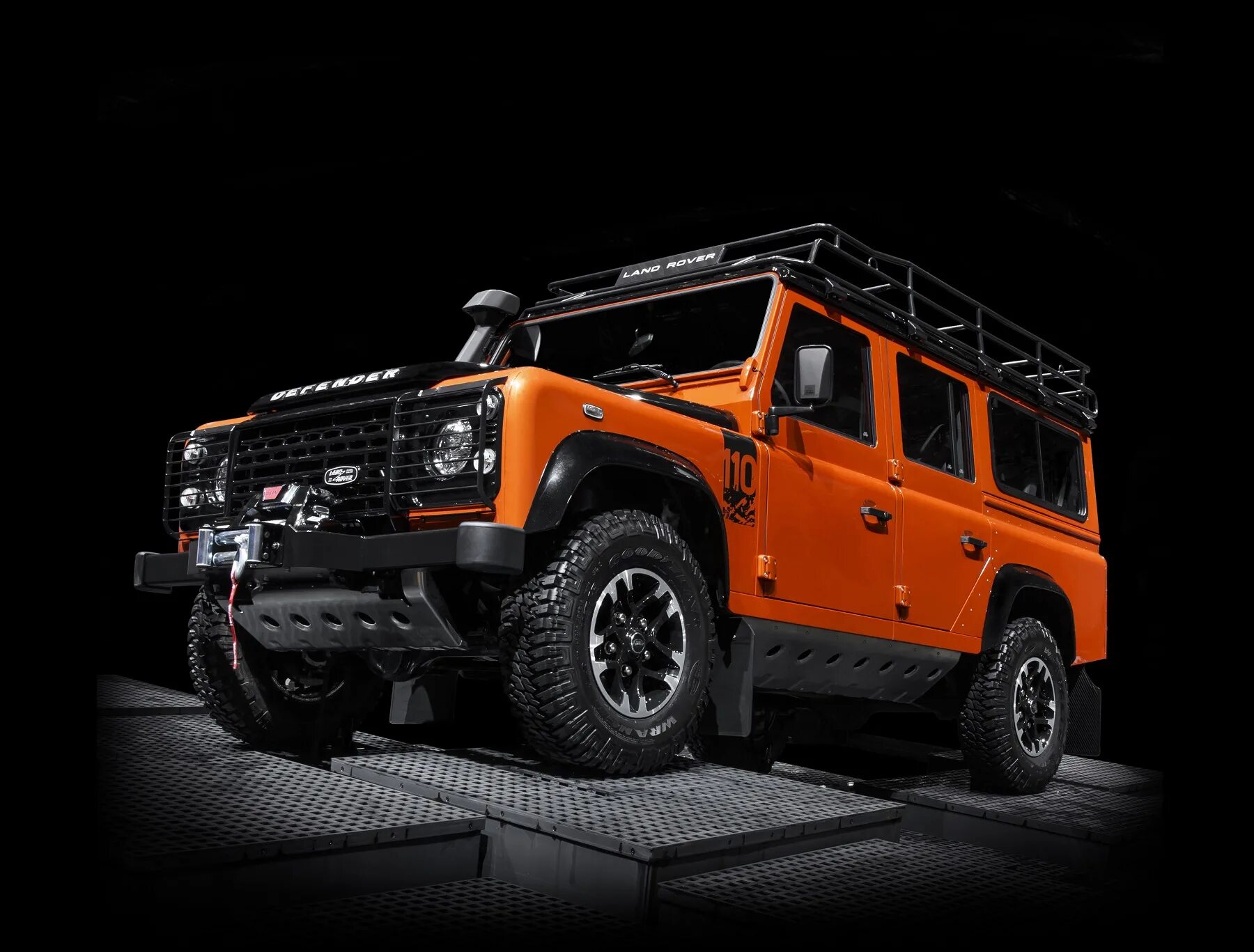 Defender furia. Land rover defender 110 adventure. лэнд ровер дефендер 2015. ленд ровер дефендер 4. defender 110 2015.