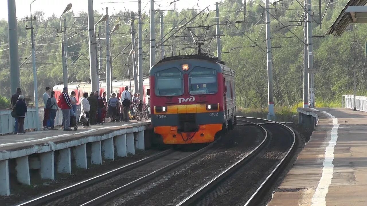 Электрички белорусское направление дорохово москва. Эд4м 0162. Партизанская (платформа в Московской области). Эд4м 0181. Станция Партизанская белорусское направление.