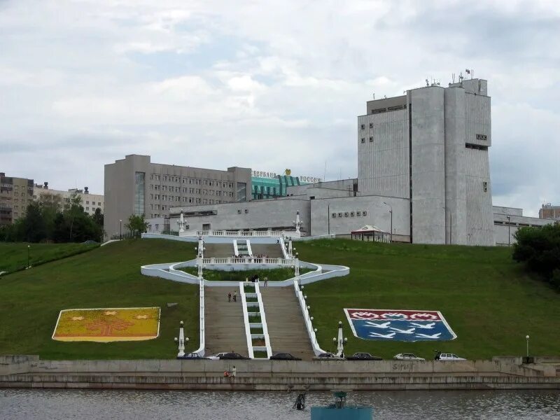 Xedficrrbq ntfnj jgths b ,fktnf. Театр опера и балета чебоксары сайт. Театр оперы и балета чебоксары здание. Театр оперы оперы и балета чебоксары. Здание.