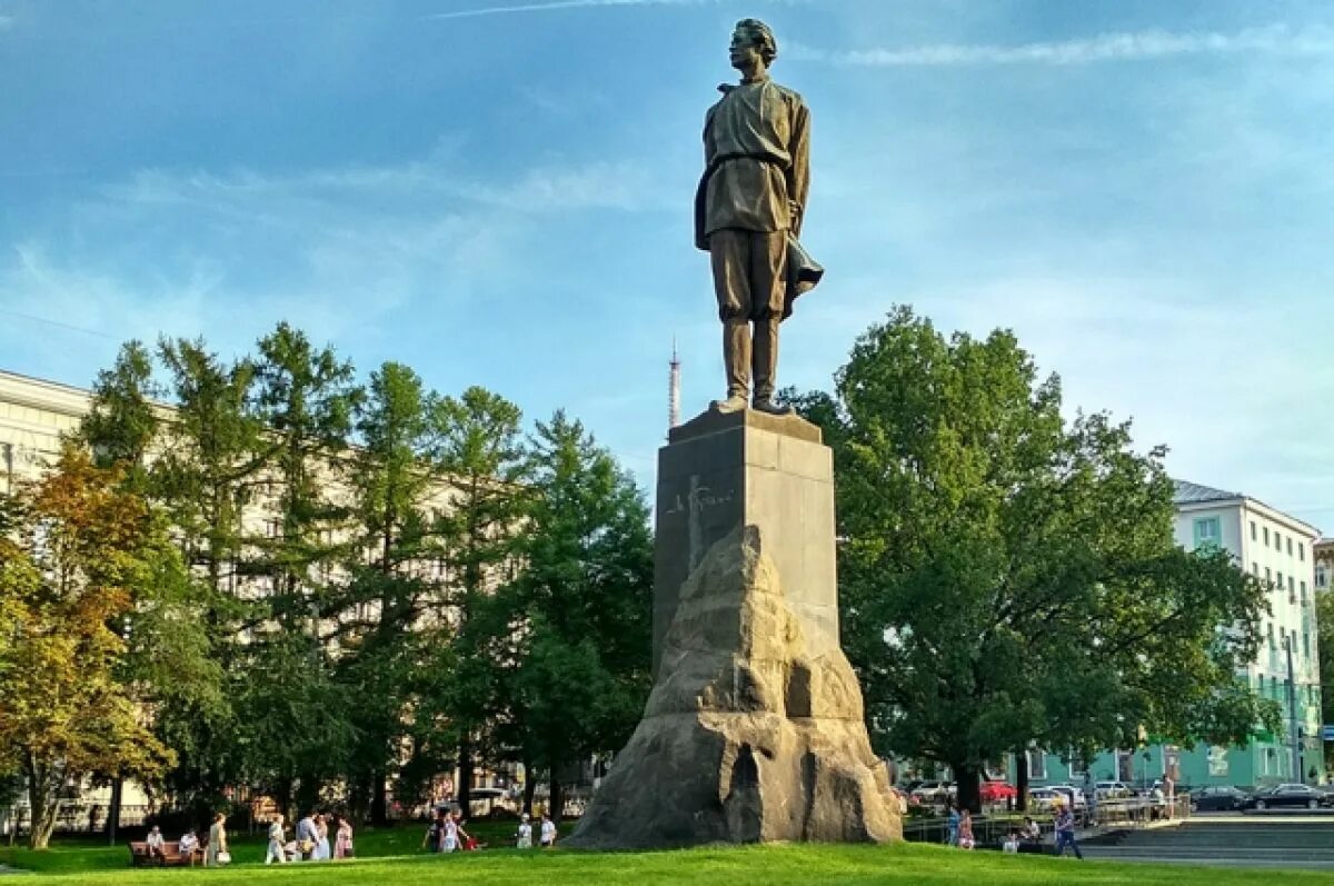 Площадь Горького Нижний Новгород. Памятник Горькому в Нижнем Новгороде. Памятник Горькому в Нижнем Новгороде на площади Горького. Переименование Нижнего Новгорода в Горький.