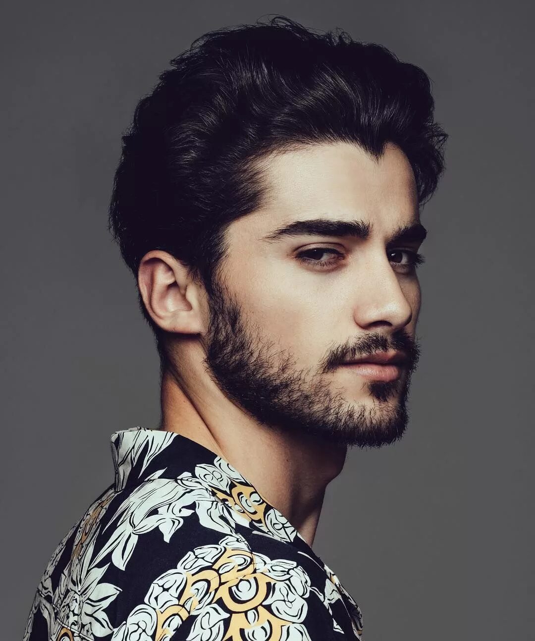 Энрике севальос. Фото michael yerger. Красивые парни таджикистана. Красивые таджики мужчины. Таджики парни.