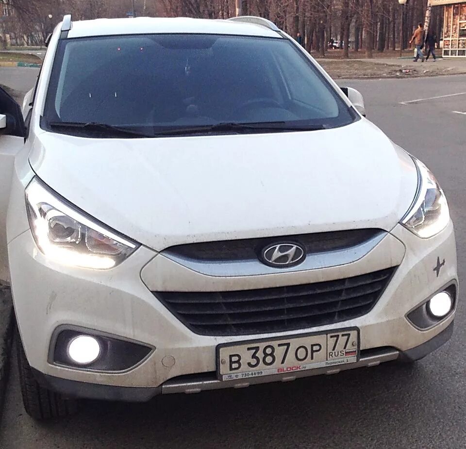 Hyundai ix35, 2012 противотуманки. Противотуманные фары Hyundai ix35. Led противотуманные фары Hyundai ix35. Hyundai ix35 2.0 at.