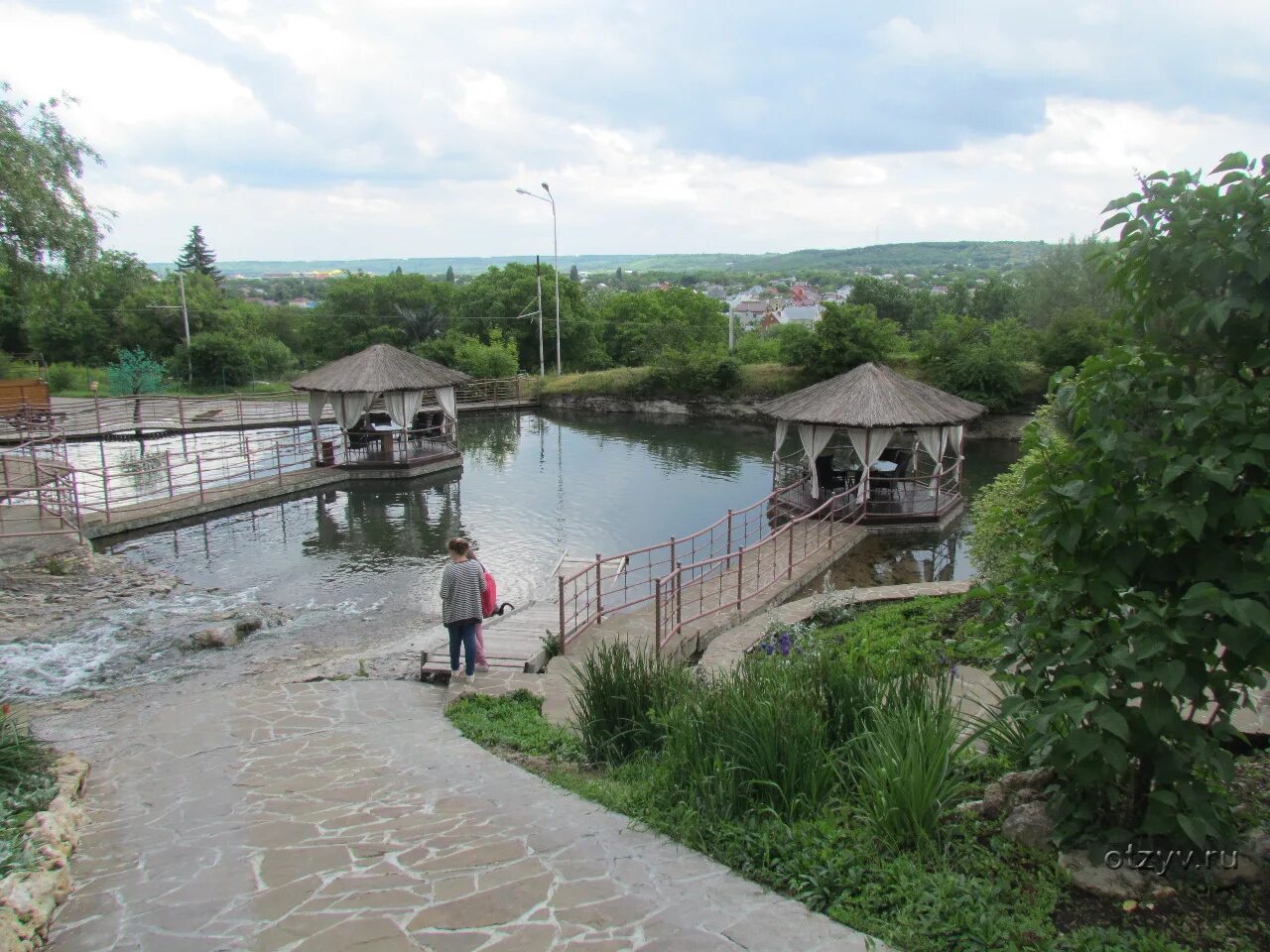 Парк родник сайт. Парк Родник Пятигорск. Парк Родник Пятигорск ресторан. Парк отель Родник Пятигорск.