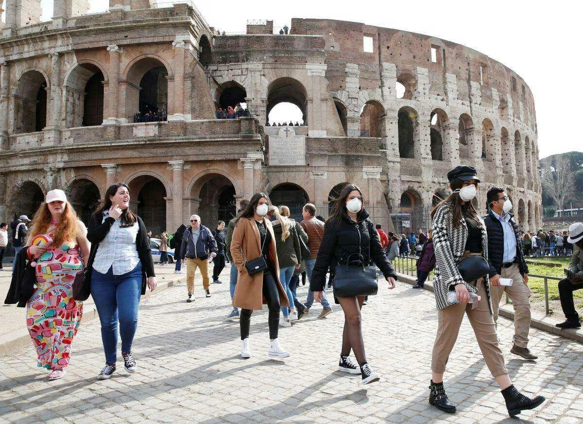 Европа ковид. Ковид 19 в Италии. Ковид в Италии 2020. Туристы в Италии. Италия туризм.