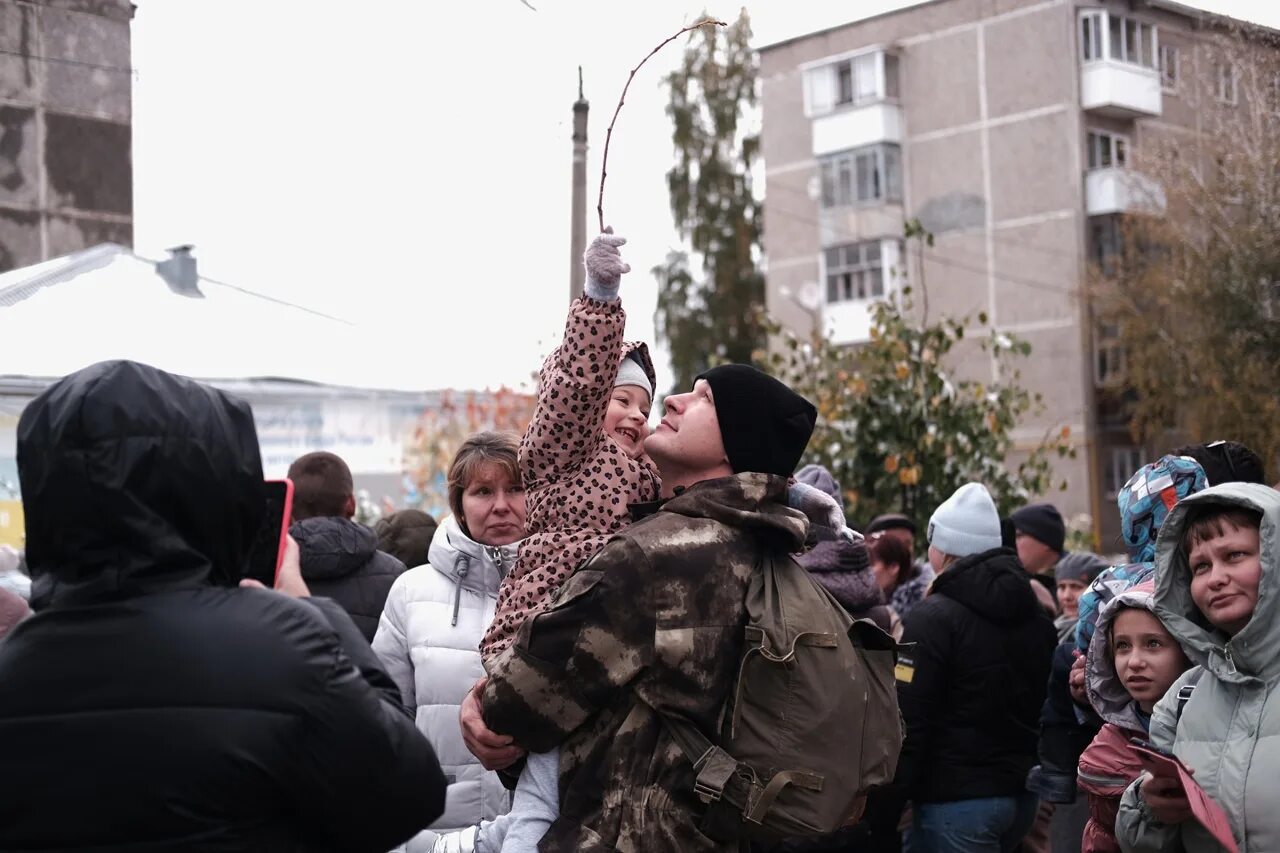 32 Военный городок в Екатеринбурге мобилизация. Ревда Свердловской области проводы мобилизованных. Проводы мобилизованных. Мщ Ревды мобилизованные. Новости мобилизованных когда домой насовсем вернут свежие