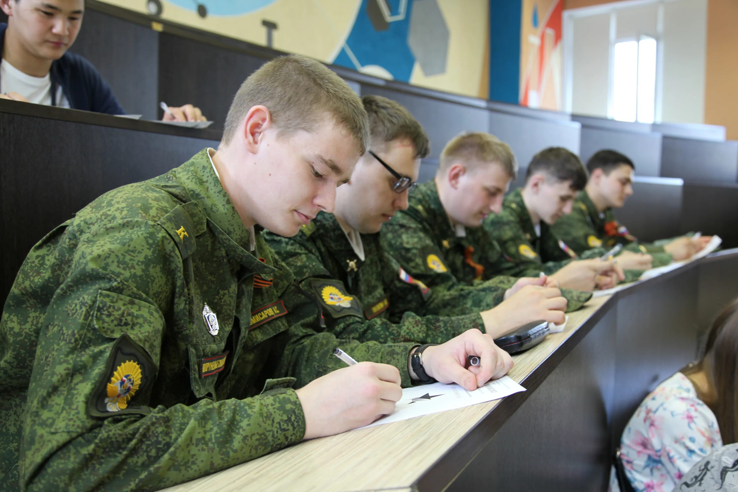 Военно техническое образование. Омск Военная Кафедра ОМГТУ. Форма военной кафедры ОМГТУ. Военный институт ОМГТУ. Военный учебный центр ОМГТУ.