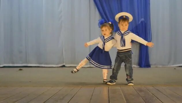 танец морячка. танец под песню ты морячка я моряк. танец я моряк в детском саду. ты морячка я моряк газманов. танец моряков в детском саду.