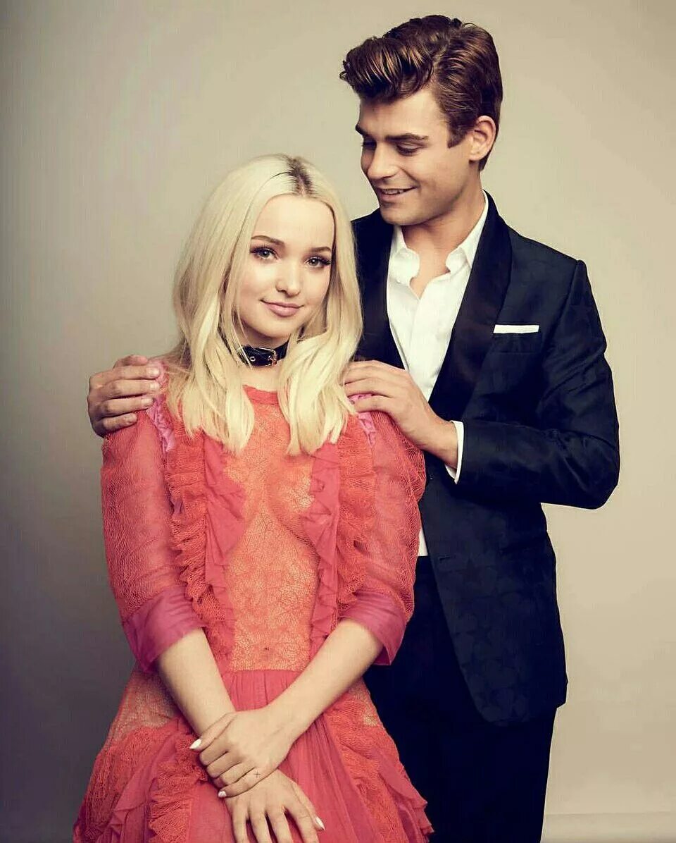 Дав кэмерон с парнем. Камерон бойс блондин. Дав кэмерон и томас. Дав кэмерон и ее друг. Райан маккэртан.