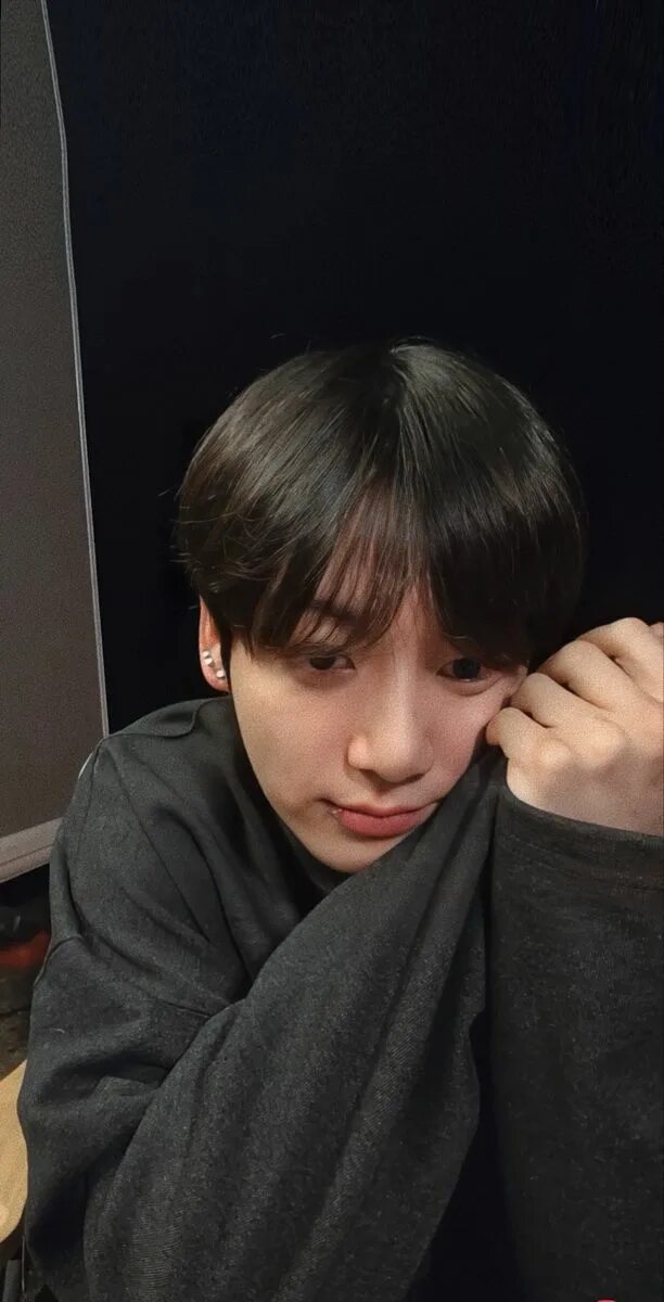 Тэхен трансляция. Вилайвы чонгука. Чонгук vlive 2022. Come back трансляция bts v live 2022. Чонгук трансляция.