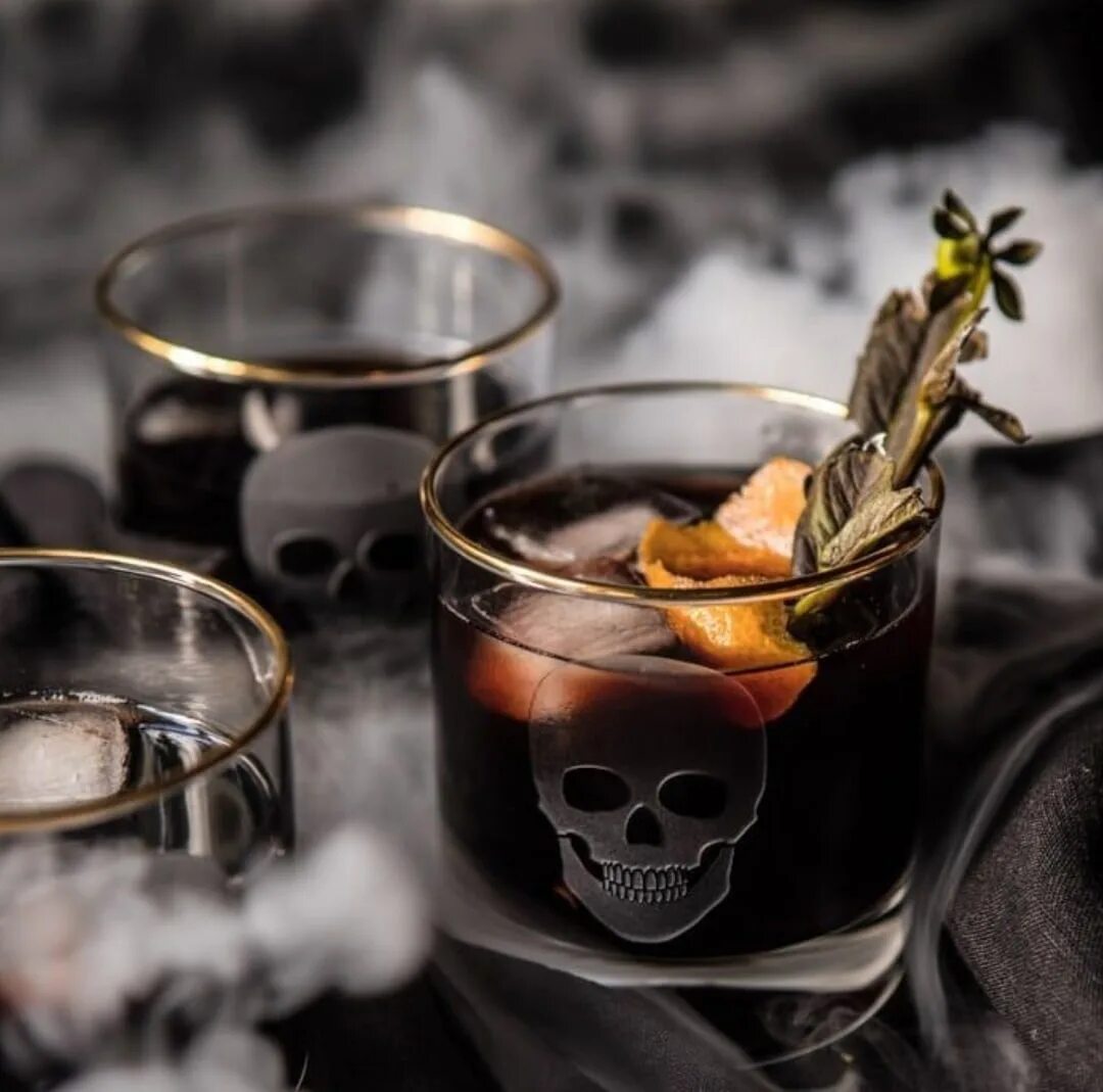 Блюда для вампирской вечеринки. Страшные блюда на хэллоуин. Атрибуты вампирской вечеринки. Еда на вампирскую вечеринку. Вампирская пицца.