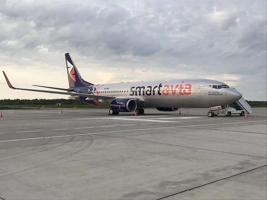 Самолет авиакомпании смартавиа. Боинг 737 смартавиа. боинг 737-800 smartavia. самолёт боинг 737 смартавиа. боинг 737 700 смартавиа.