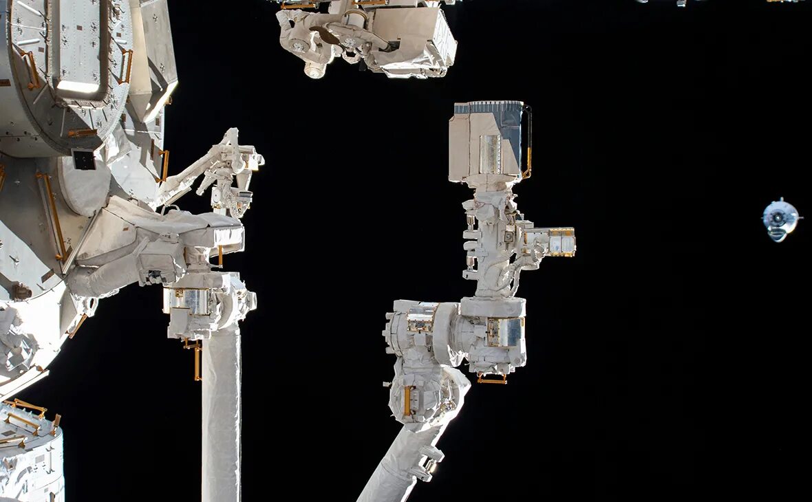 Crew dragon мкс. Греф драгон космический корабль. Корабль spacex crew dragon. Астронавты. Корабль мкс spacex.