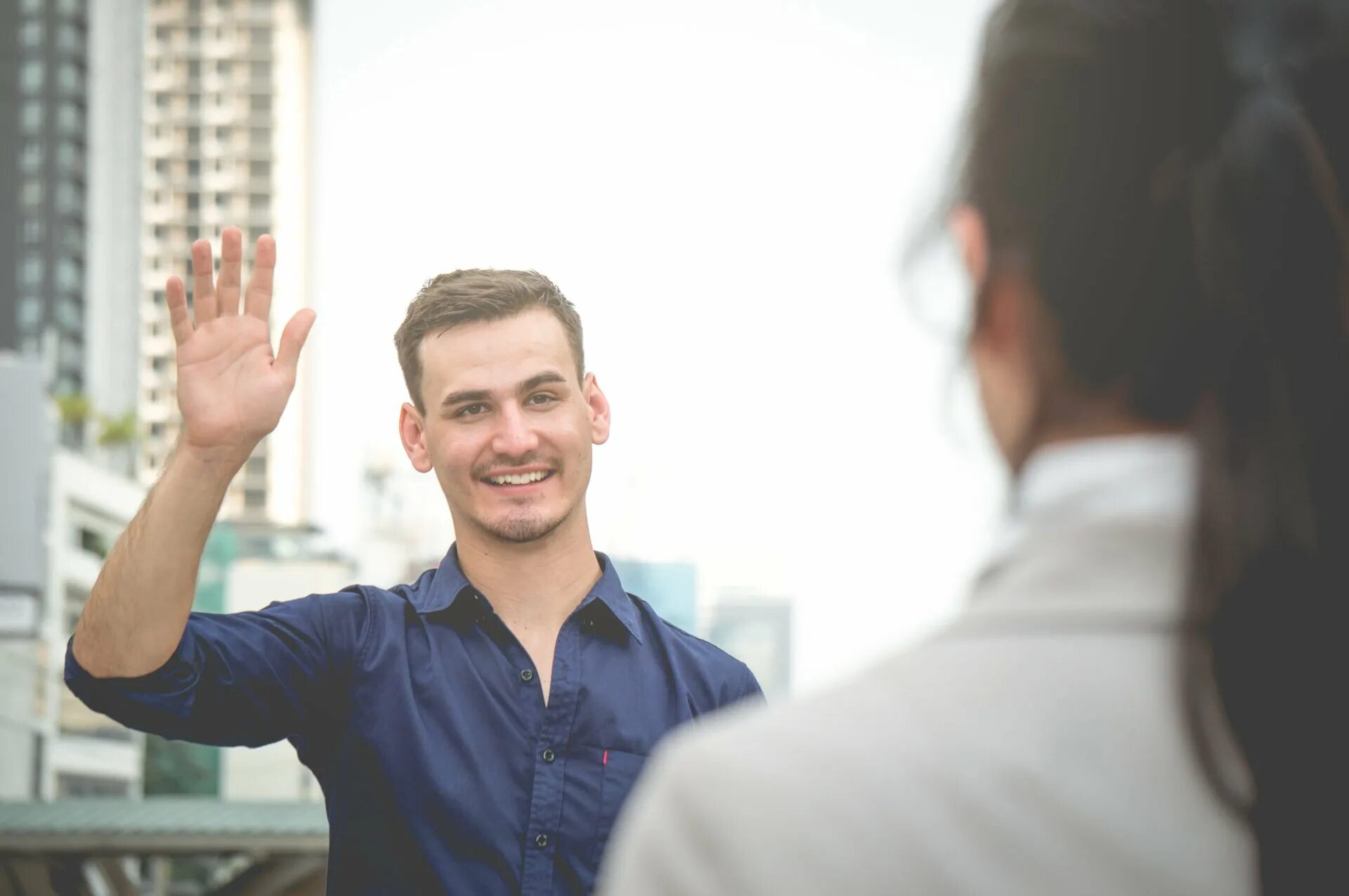Man say. Бизнесмен приветствует. waving man. hello man. businessman hello.