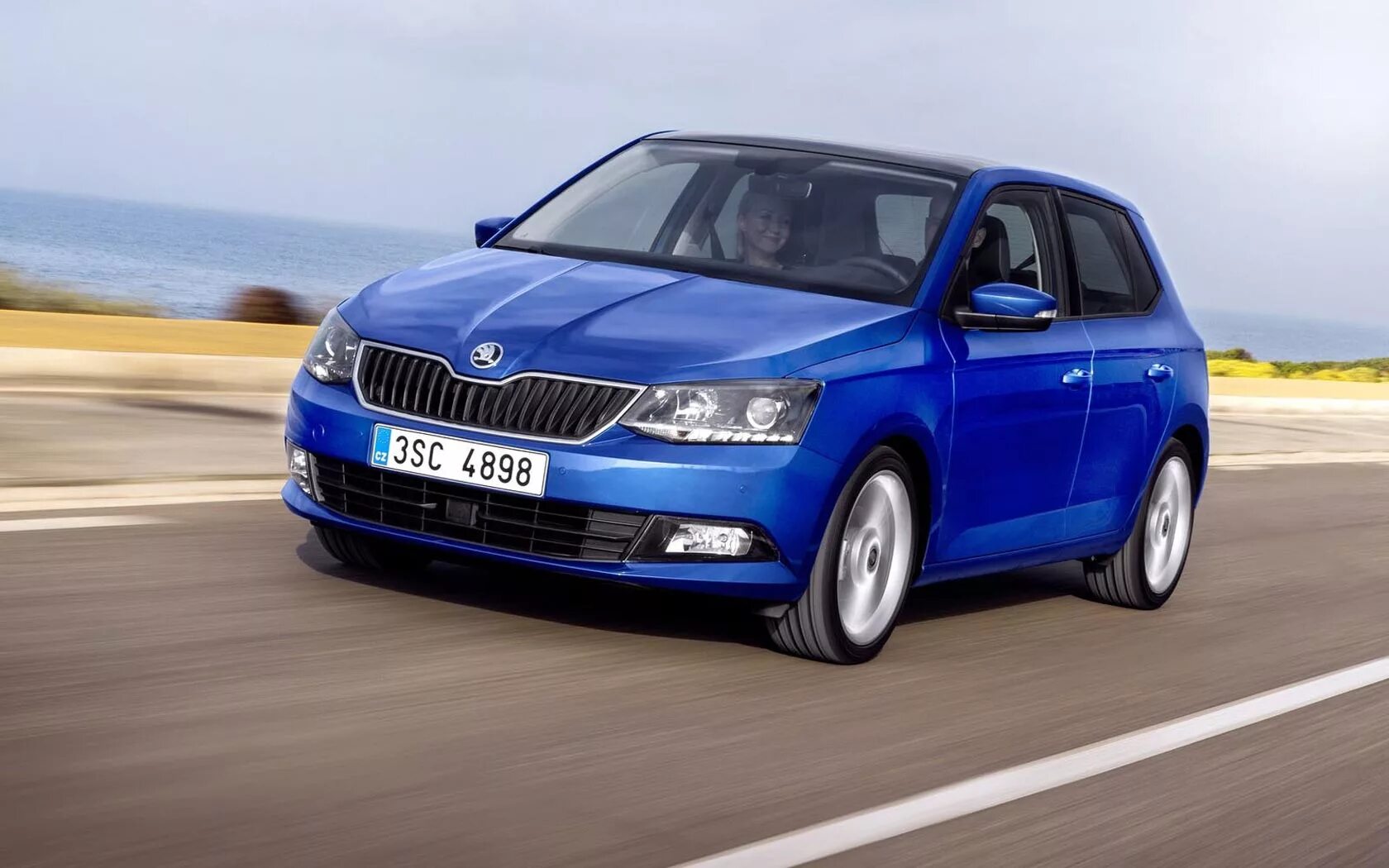 Шкода Октавия Фабия. Skoda Fabia 2015. Skoda Fabia 2014 синий. Skoda Fabia 2014