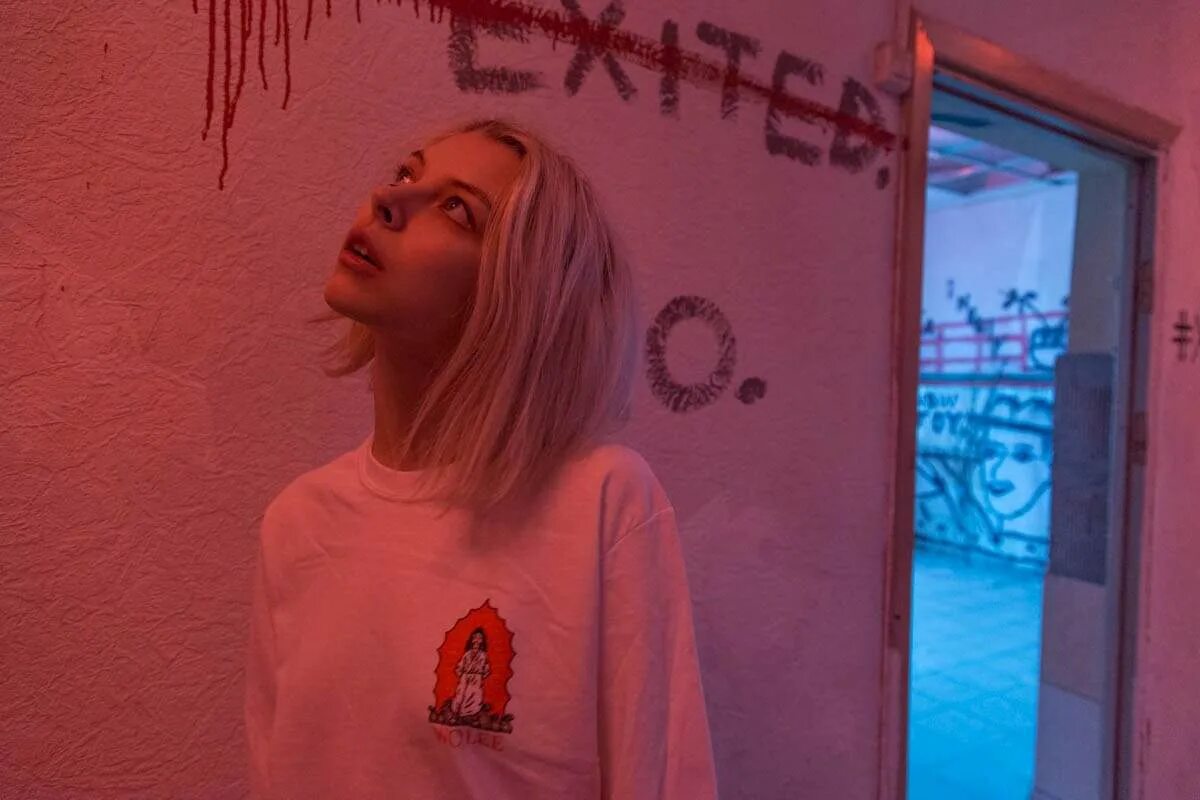 Песня тело текст. Тексты песен. Как называется песня твоей новой новой девушки. Музыка название песни. Как называется песня твоей новой новой девушки.