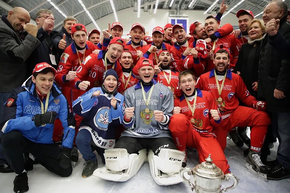 Хоккей с мячом сборная России.