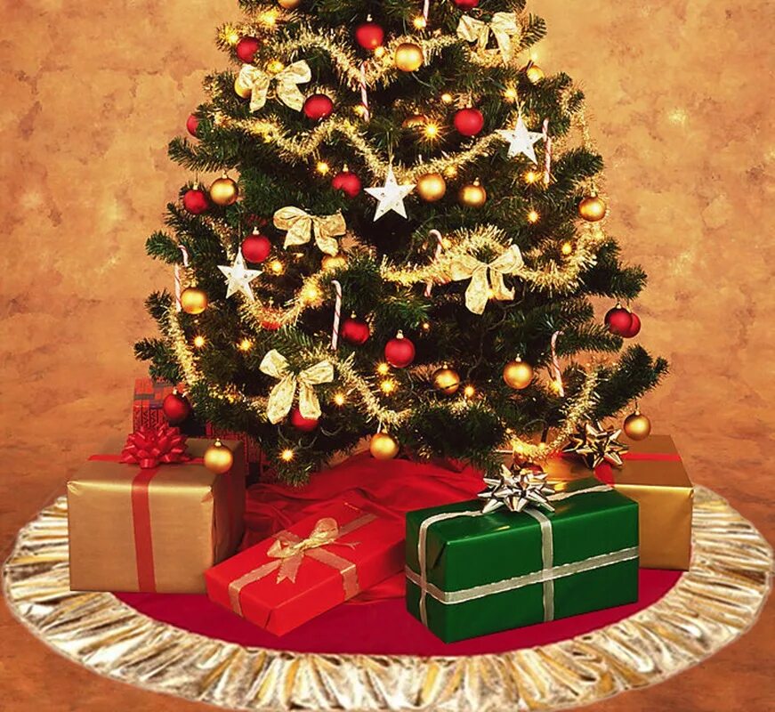 Украсить елку подарками. Наряжаем елку. Подарки под ёлкой. Новогодняя елка красно Золотая. Украшаем елку.