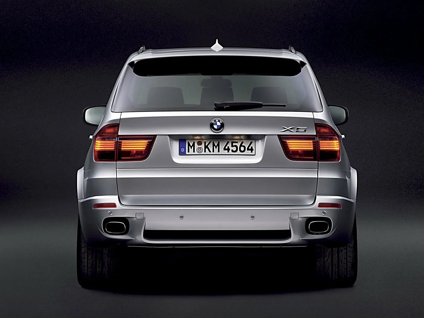 Бмв е70 дорестайлинг. BMW x5 e70 m Sport. BMW x5 e70 m пакет. BMW x5 сзади. BMW x5 e70 4.8.