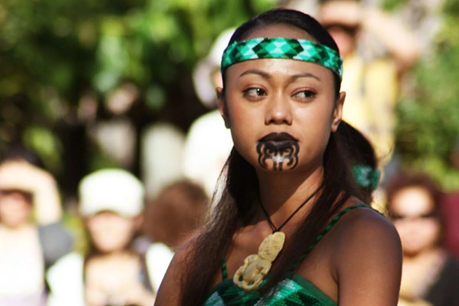 Tribe girl. Новозеландия Маори. Майори племя новая Зеландия. Маури племя в новой Зеландии. Новая Зеландия коренные жители Маори.