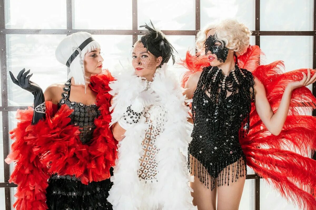 Великий гэтсби танцы. Чикаго бурлеск шоу балет бурлеск чикаго. Шоу балет гэтсби. Гэтсби шоу. Великий гэтсби шоу центр.