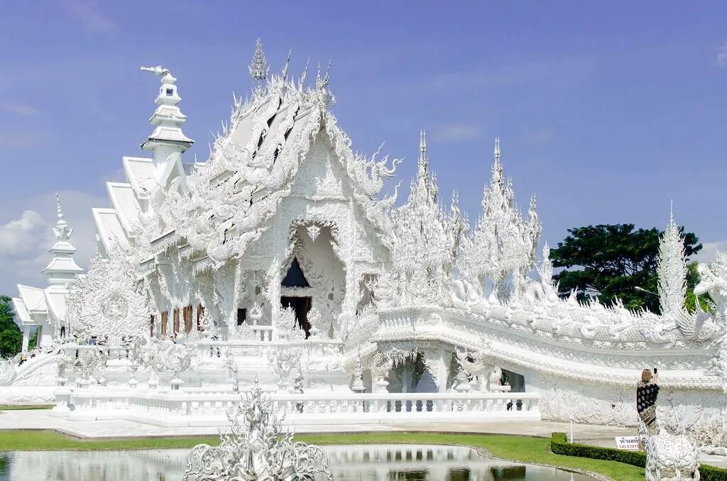 Большой белый храм. Ват ронг кхун таиланд золотой дворец. Ват ронг кхун. Храм ват ронг кхун. Большой белый храм.